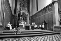 /album/velikonocni-vigilie-a-krest-katechumenu-4-4-2026-foto-jan-bezucha/bila-nedele-antonin-2026-010-jpg/